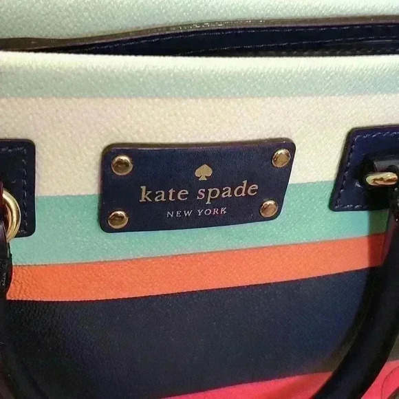 Stripe Purse with detachable Strap - Picture 2 of 12